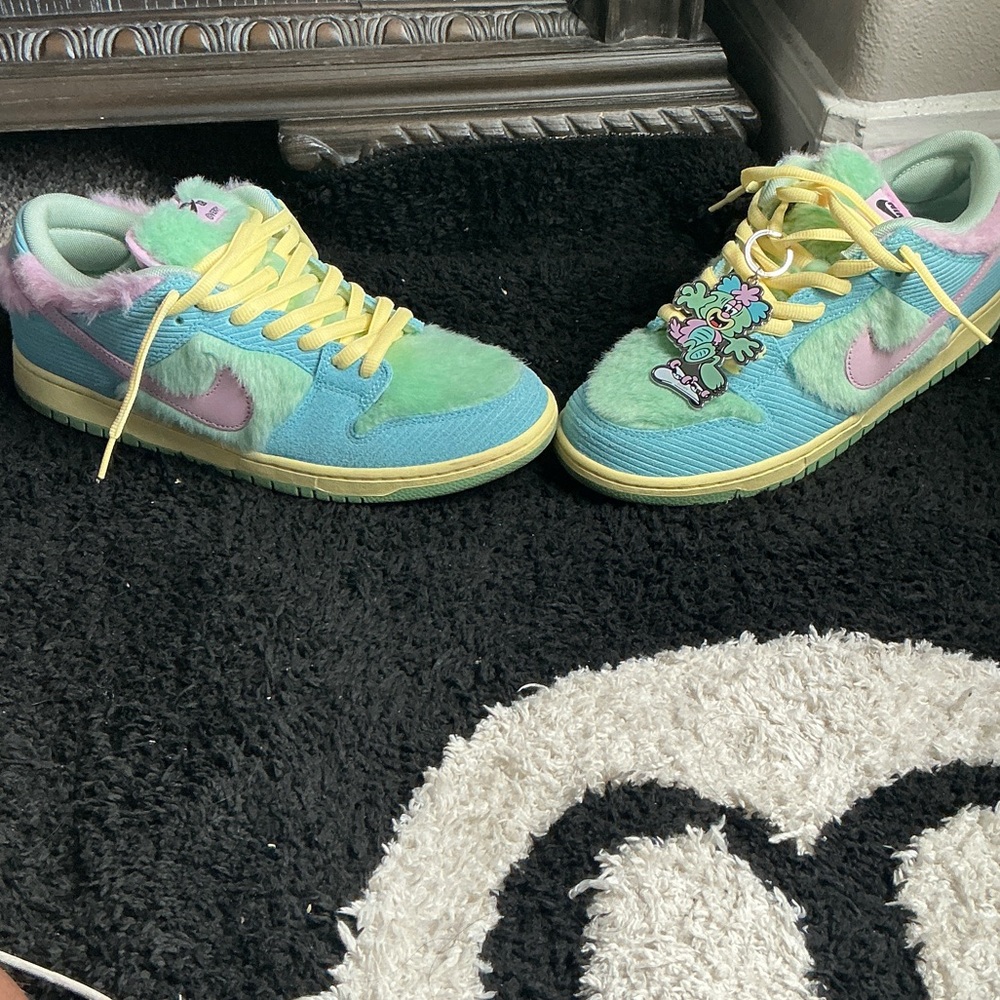 Nike SB Low Dunk “Verdy Visty” Sneakers - Picture 7 of 7